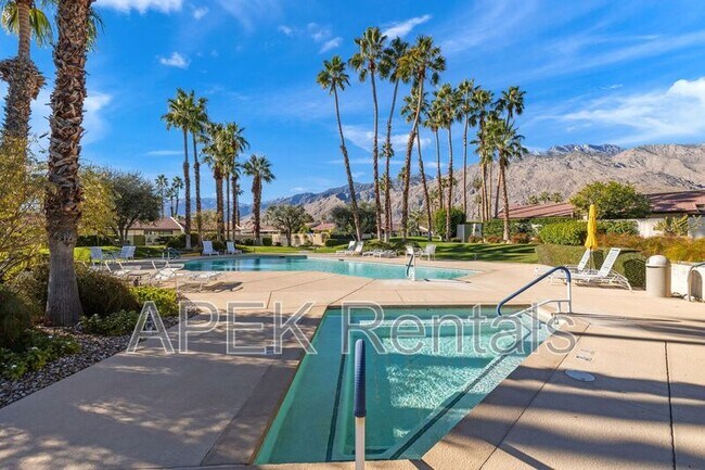 Building Photo - 1317 E Amado Rd