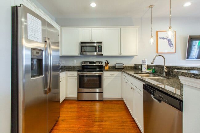 Building Photo - 125 Crystal Beach Dr