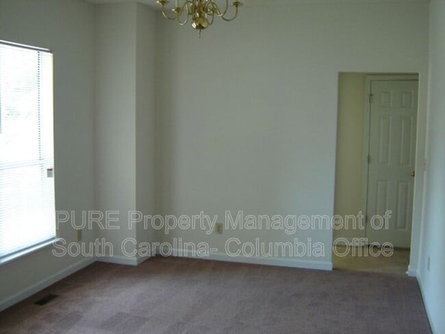 Building Photo - 8 Ridge Pond Dr