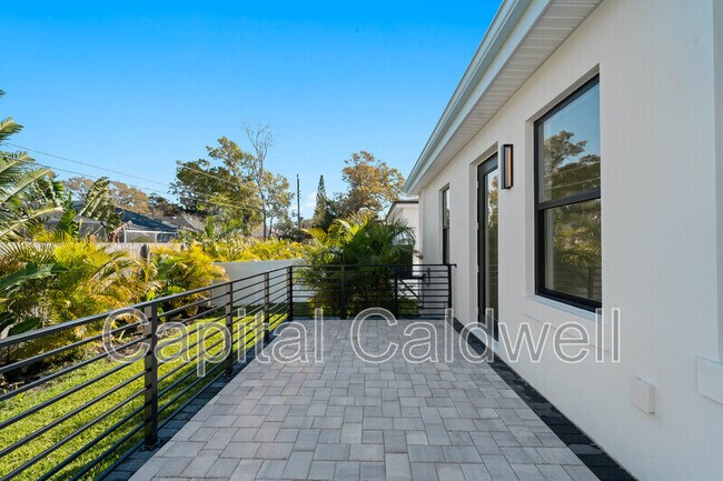 Building Photo - 2345 Bahia Vista St
