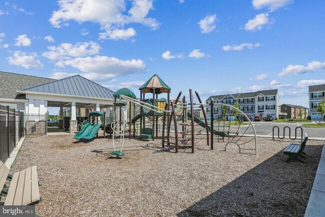 Building Photo - 64 Grant St