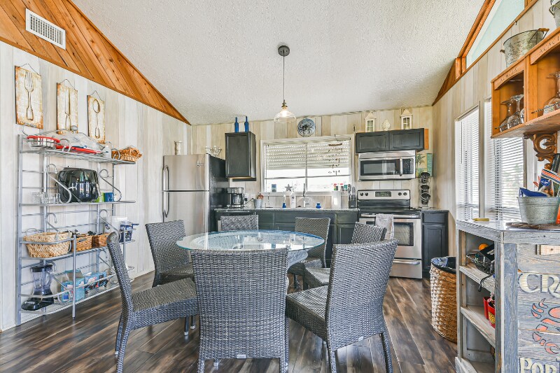 Building Photo - 4026 Kent Dr