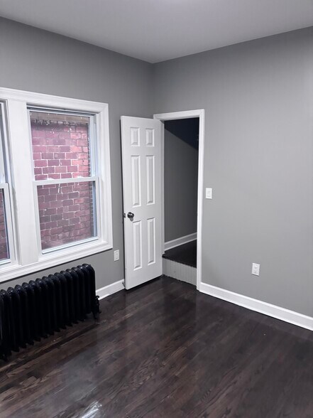 Building Photo - 1052 Tyler St