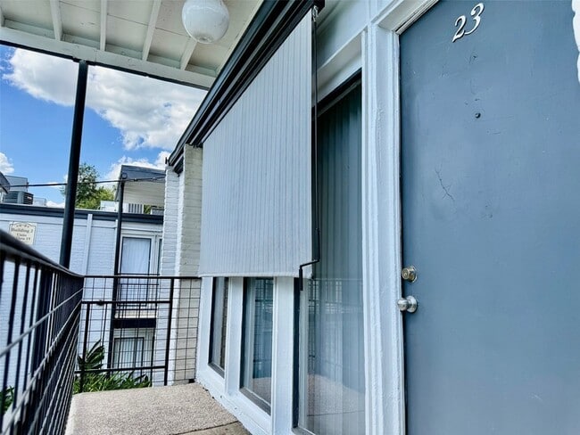 Building Photo - 1000 Heights Blvd