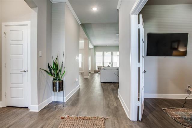 Building Photo - 1209 Maverick Dr