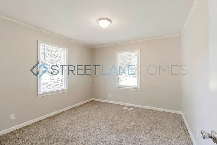 Building Photo - 3042 Bethune Ave