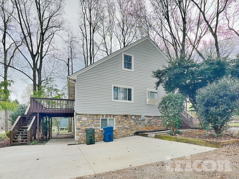 Building Photo - 21123 Rio Oro Dr