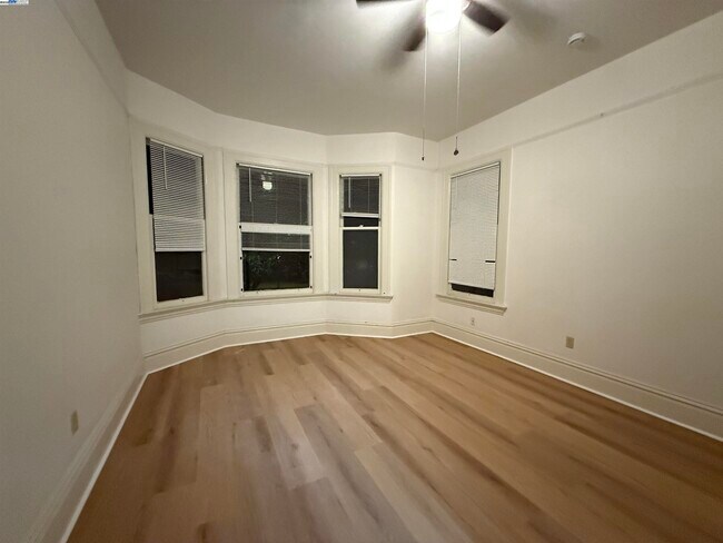 Building Photo - 1173 Park Ave E