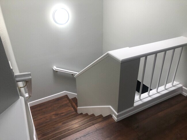 Wide staircase - 20950 Oxnard St