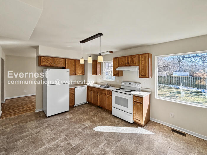 Building Photo - 1909 Greenstone Ct