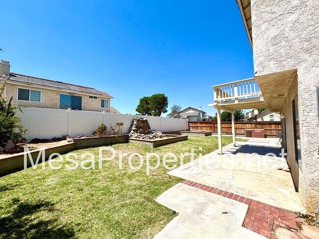 Building Photo - 14581 King Canyon Rd