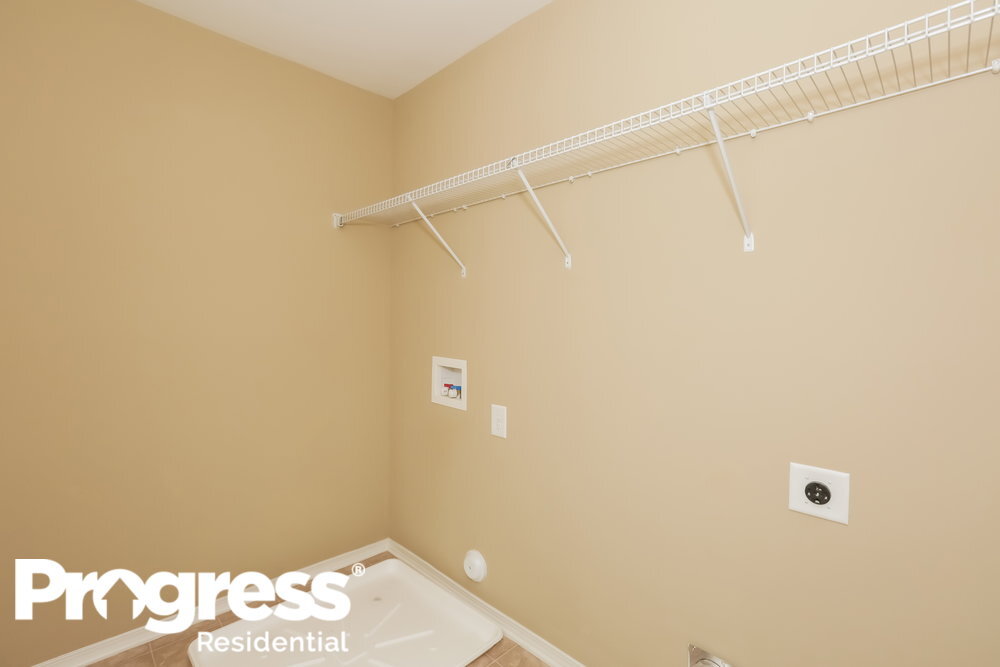 Building Photo - 6329 Highland Commons Dr