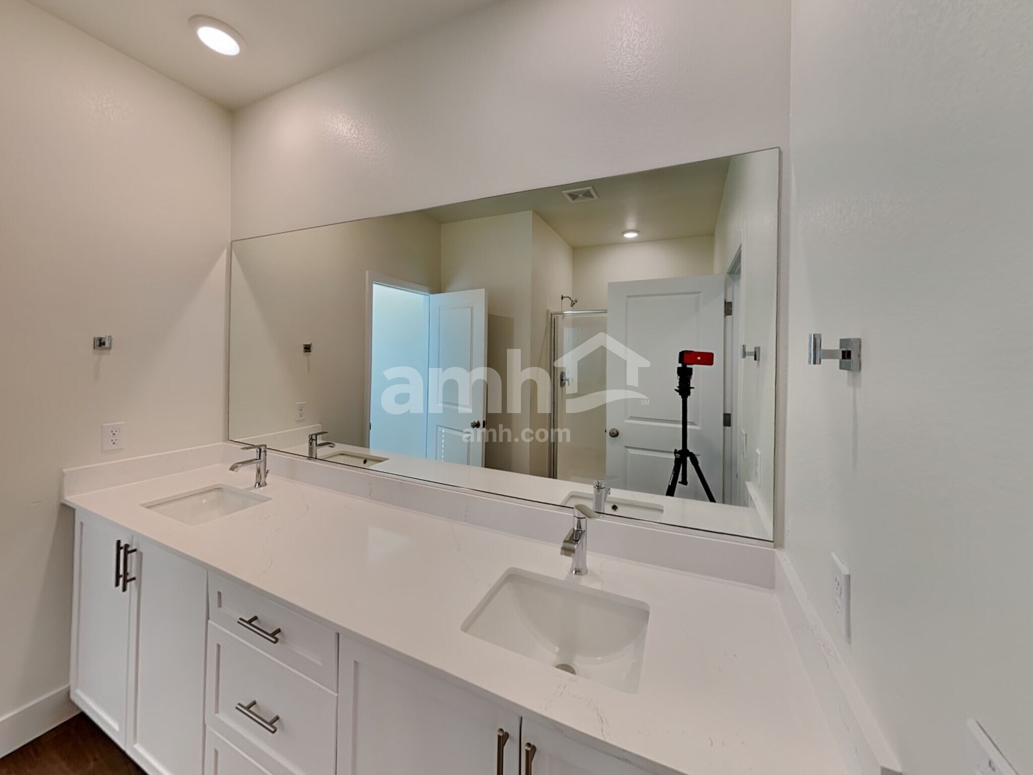 Building Photo - 521 Sacred Lotus Pl