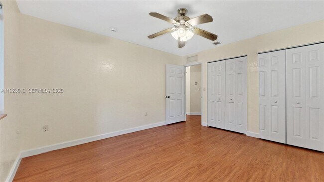 Building Photo - 15735 SW 92nd Ave