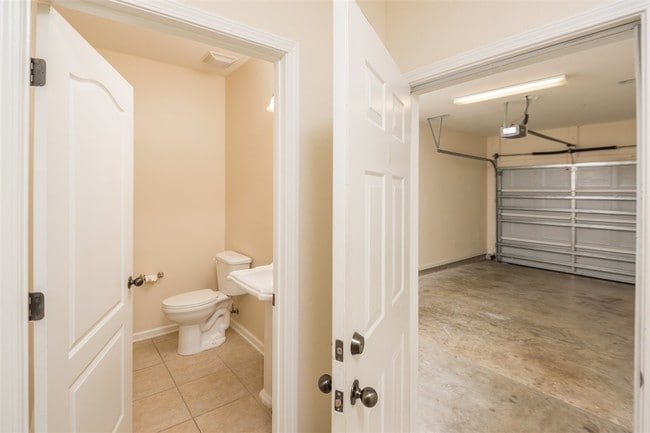 Building Photo - 175 Bayberry Cir