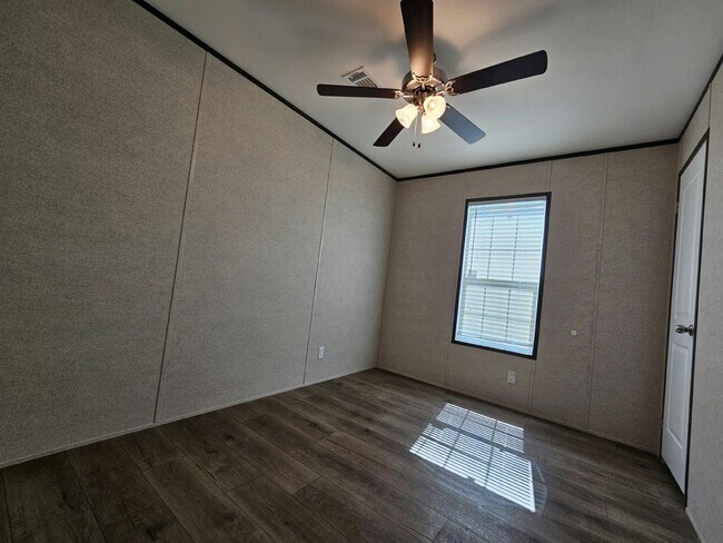 Building Photo - 1026 Myakka Dr