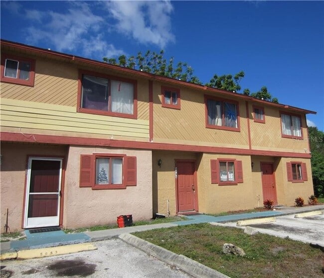 Building Photo - 5845 Curry Ford Rd