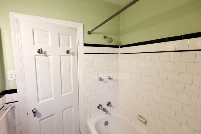 Building Photo - 4007 Park Ave