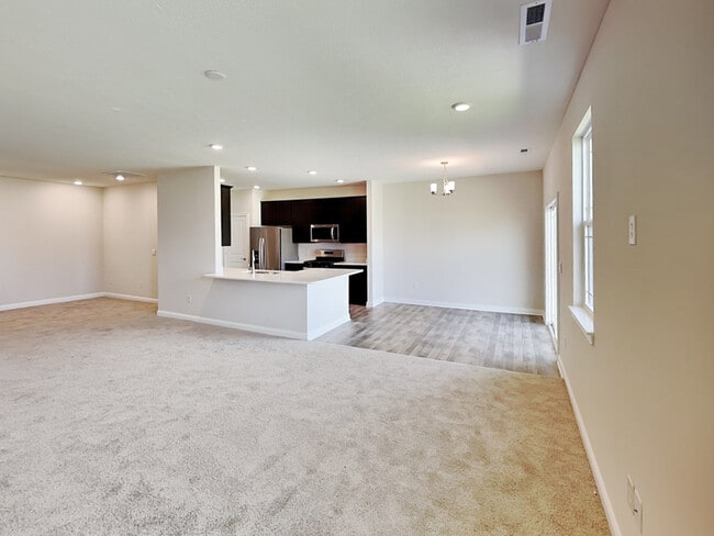 Building Photo - 8842 Faulkner Dr