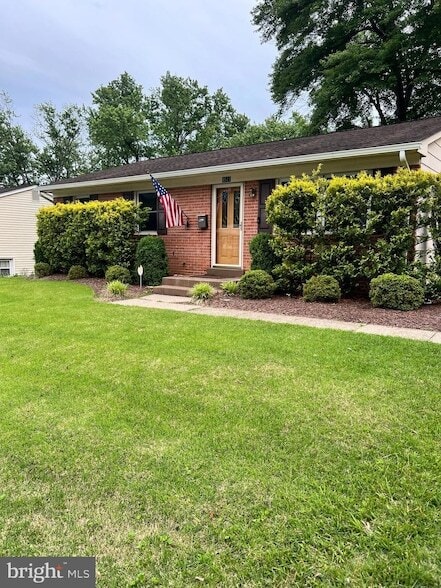 Building Photo - 4511 Eastlawn Ave