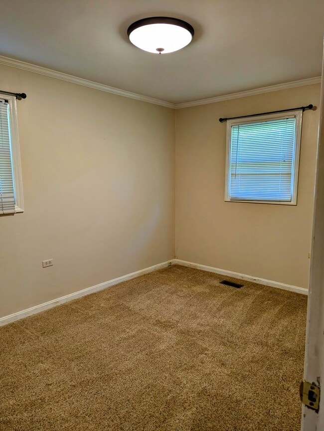 Building Photo - Fully Updated 3 Bedroom Home For Rent