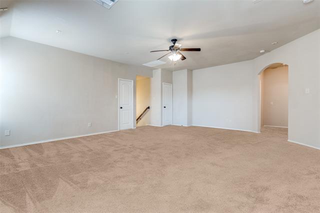 Building Photo - 216 Rugby Ln