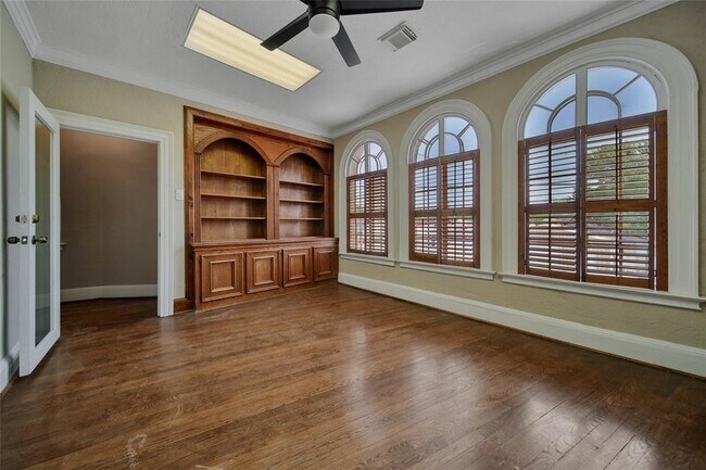 Building Photo - 5208 Harrisburg Blvd