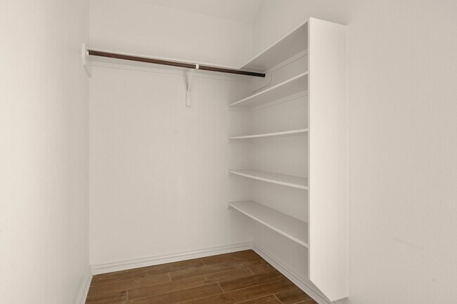 Building Photo - 19830 Broadhead Manor Dr