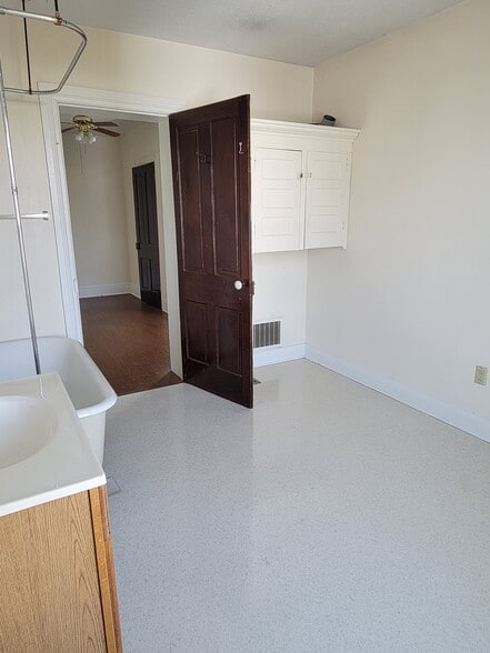 bathroom - 353 Main St