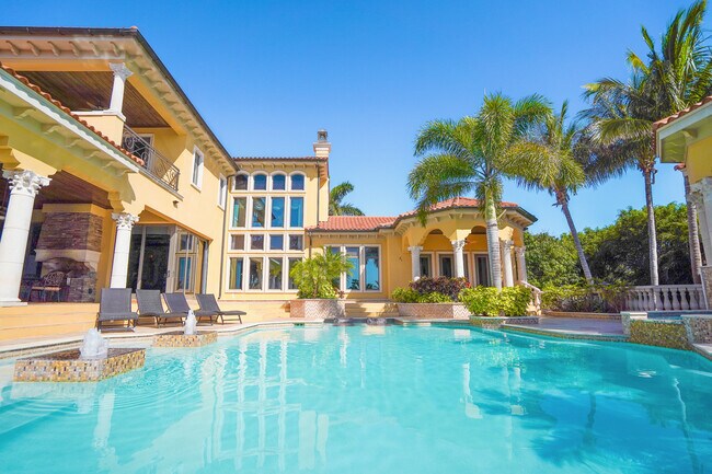 Building Photo - 1363 Oceanview Dr