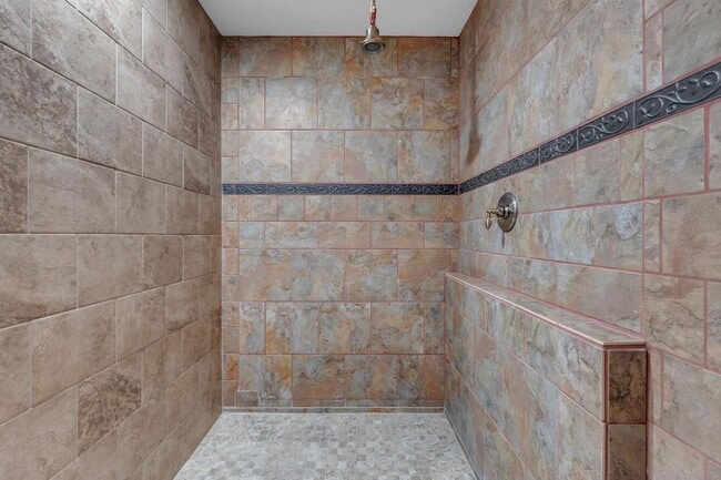 Building Photo - Charming home with large garage & attached...