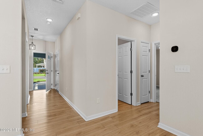 Building Photo - 565 Chandler Dr