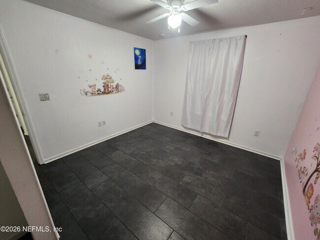 Building Photo - 11486 Tiburon Dr