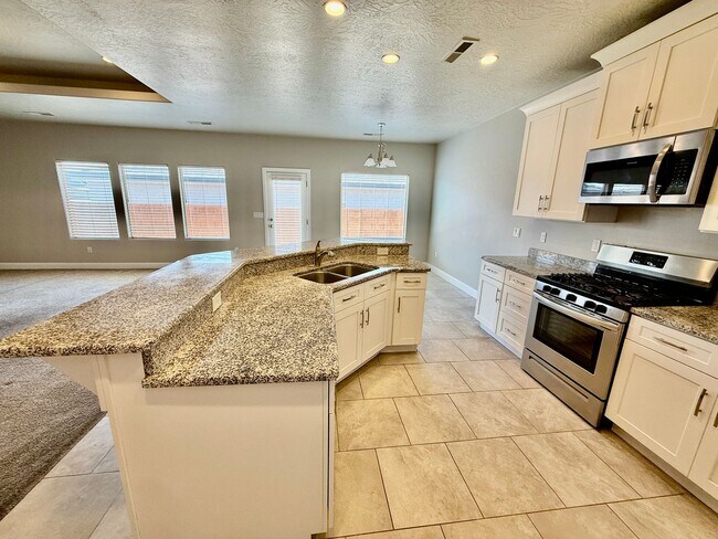 Building Photo - 4 Bedroom Home for Rent