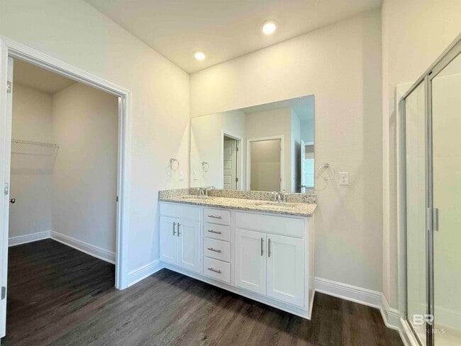 Building Photo - 30837 Semper Dr