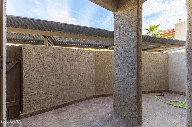 Building Photo - 1401 E Puget Ave