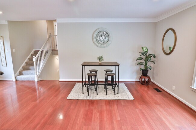 Building Photo - 9633 Cinnamon Creek Dr