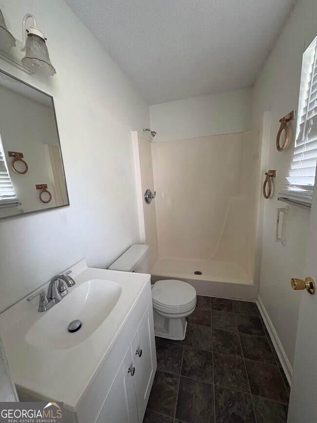 Building Photo - 502 Chateau Cir