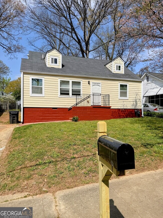 Building Photo - 1361 McClelland Ave