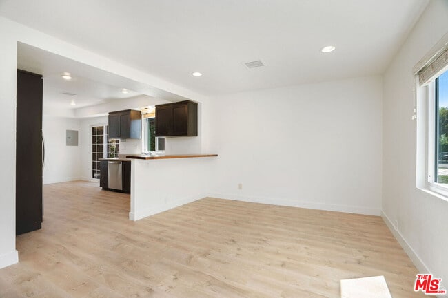 Building Photo - 3460 Redwood Ave