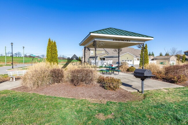 Building Photo - 304 Oldbury Ln