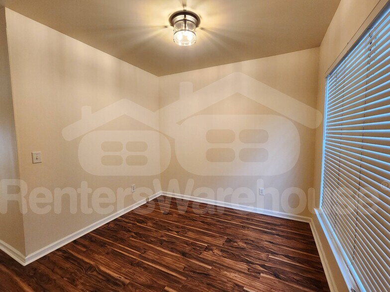 Building Photo - 1618 Cove Creek Cir