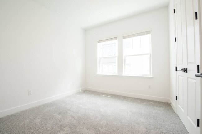 Building Photo - 7436 Calusa Ct