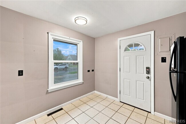 Building Photo - 4643 Patricia Dr
