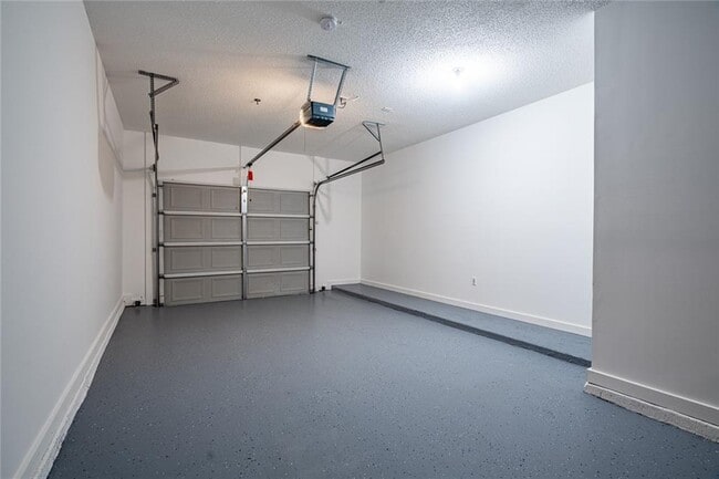 Building Photo - 303 Spring Heights Ln