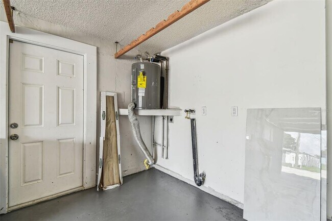 Building Photo - 13909 Berkowitz Ave