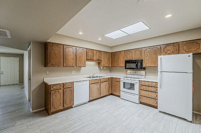 Building Photo - 4328 E Capri Ave