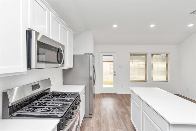 Building Photo - 2916 Cordova Hl Dr