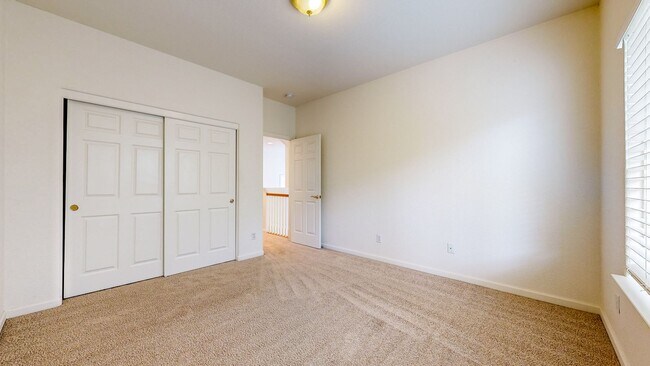 Building Photo - Desirable Skyhawk 3 bedroom Tri-Level Single Family