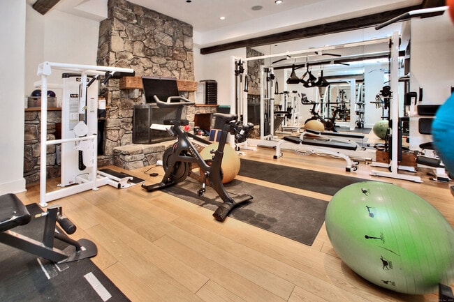 Building Photo - 15 Catamount Rd